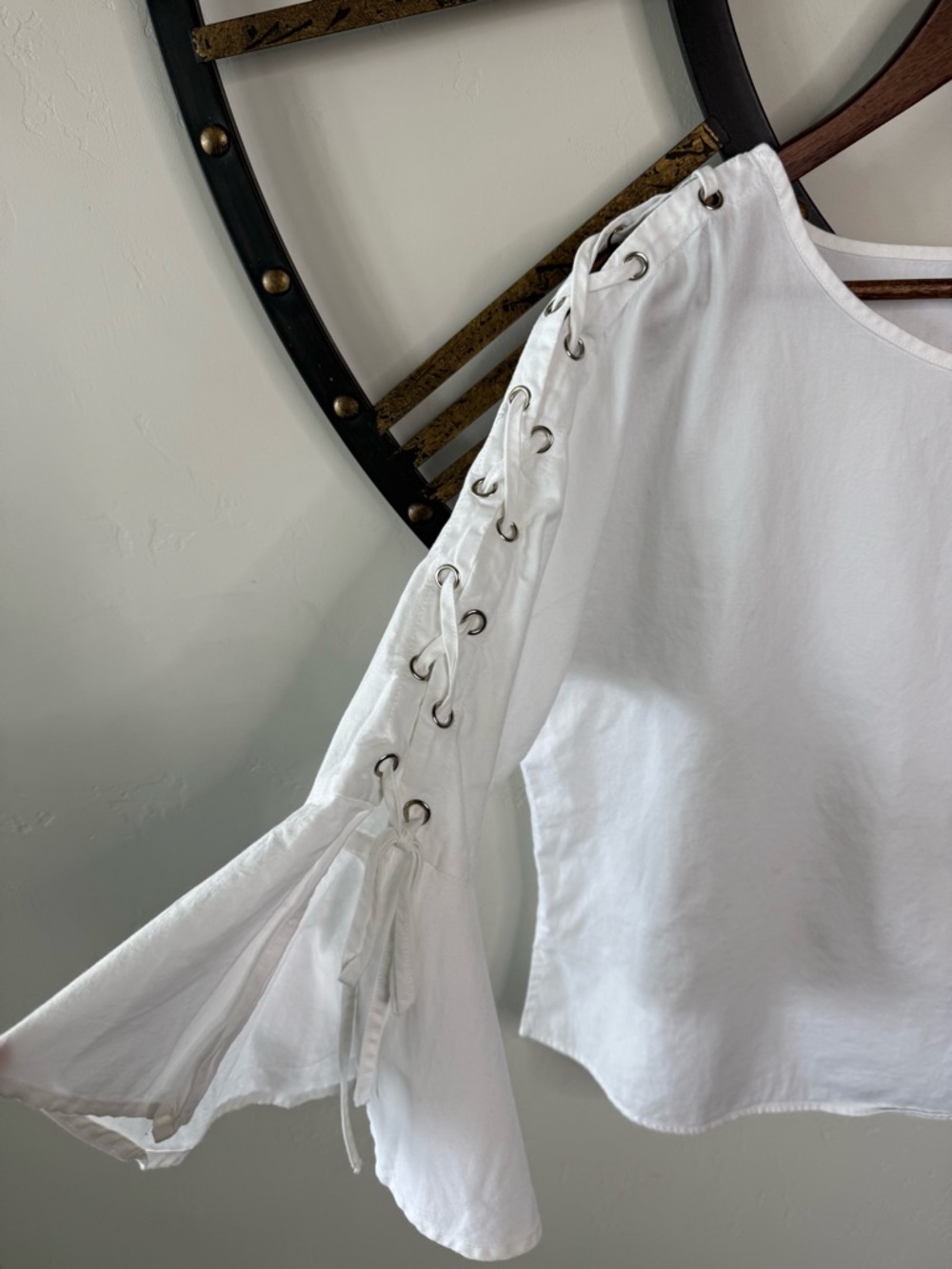 KEREN hart White Lace-Up Sleeve Blouse - Picture 2 of 4